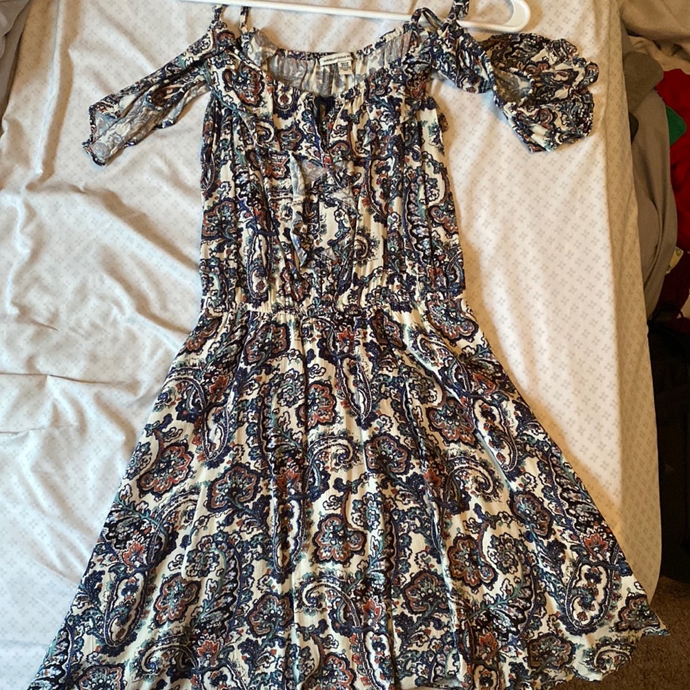 Off the shoulder summer/spring dress. Pretty paisley print
